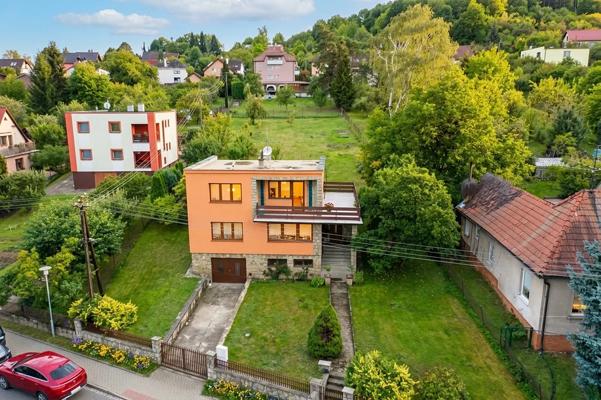 Prodej rodinného domu 241 m², pozemek 589 m²